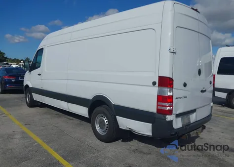 2015 Mercedes-Benz Sprinter 2500 High Roof z USA, uszkodzony, nr VIN WD3PE8DC0FP110561